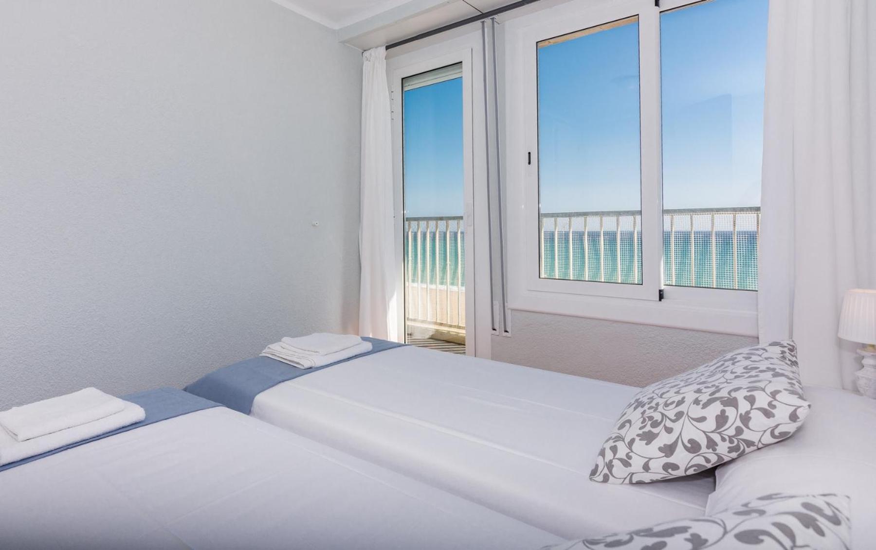 Homeholidaysrentals Etoile Calella Exterior photo