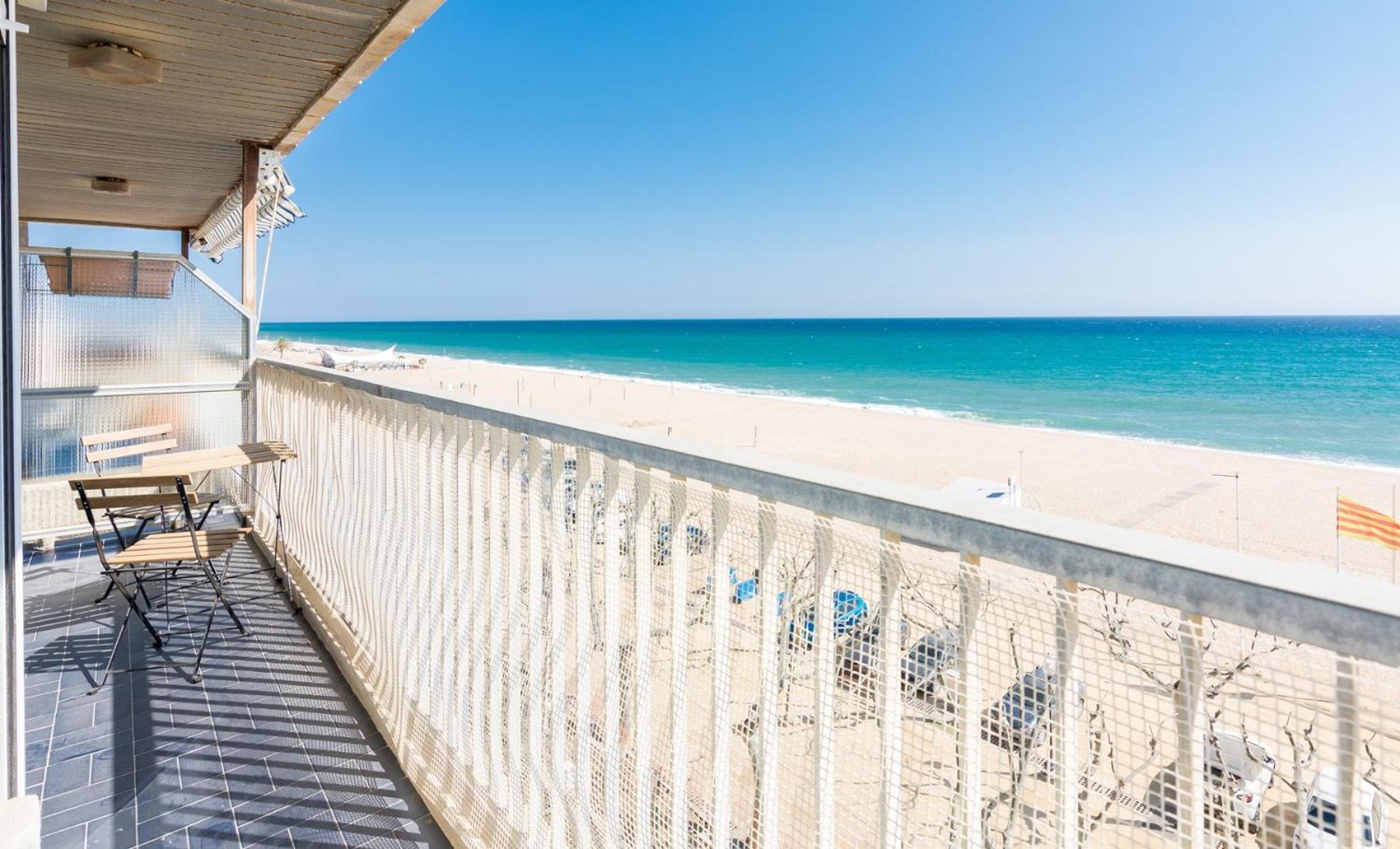 Homeholidaysrentals Etoile Calella Exterior photo