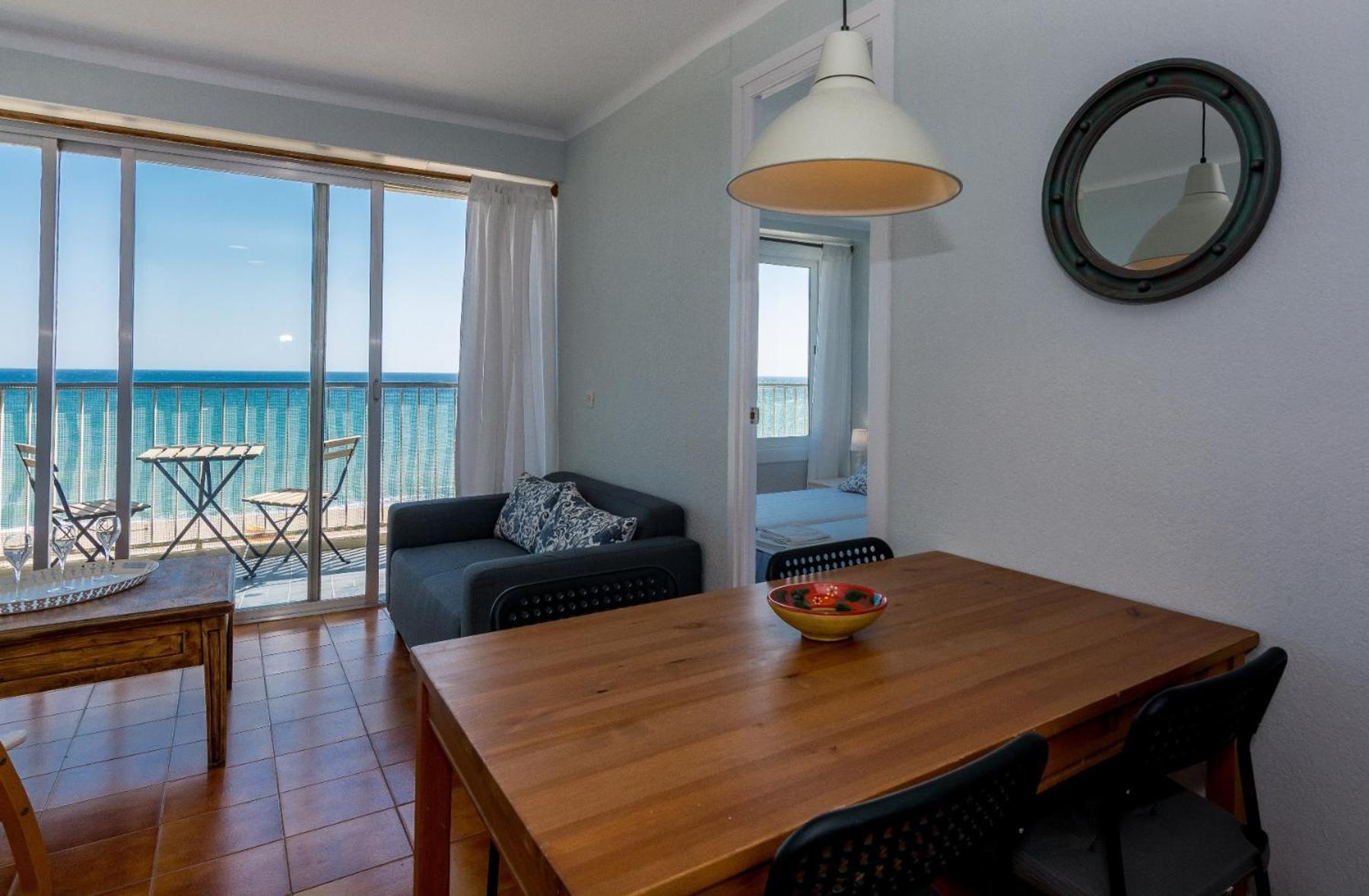 Homeholidaysrentals Etoile Calella Exterior photo
